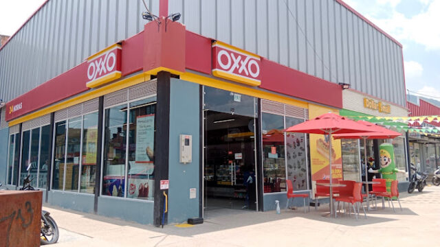 OXXO QUIRA PLAZA