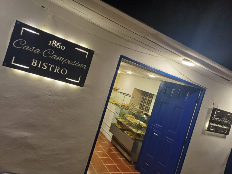 Casa Campesina Bistró – Entre Nubes Pasteleria Panes Especiales Restaurante